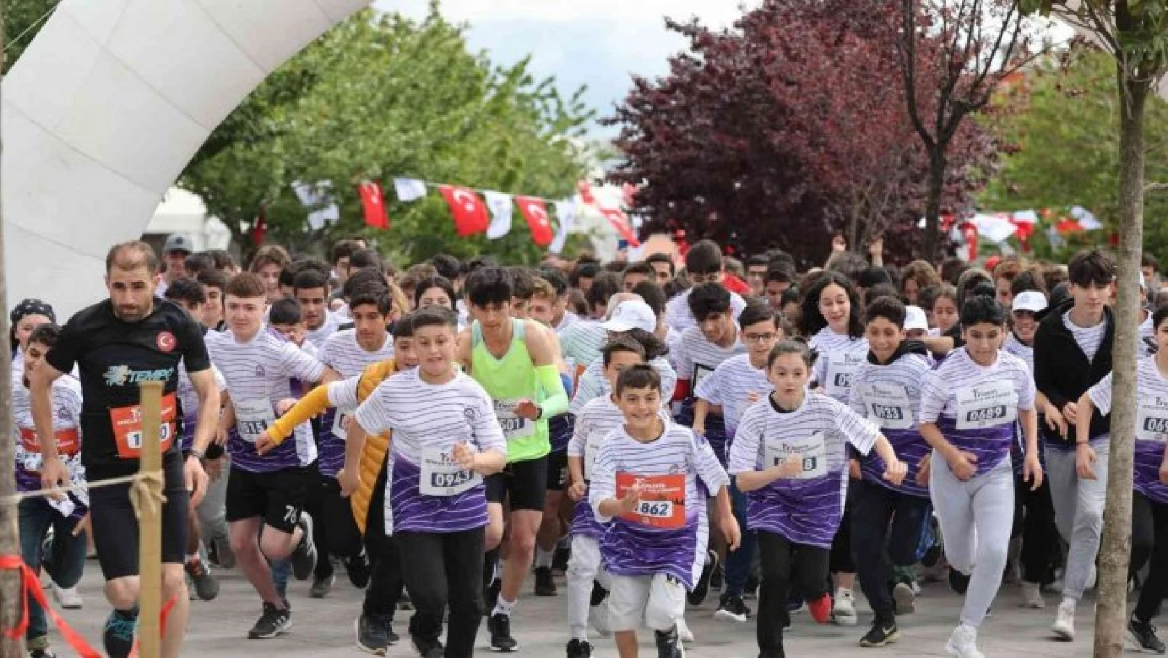 19 Mayıs koşusunda öğrenciler zor anlar yaşadı
