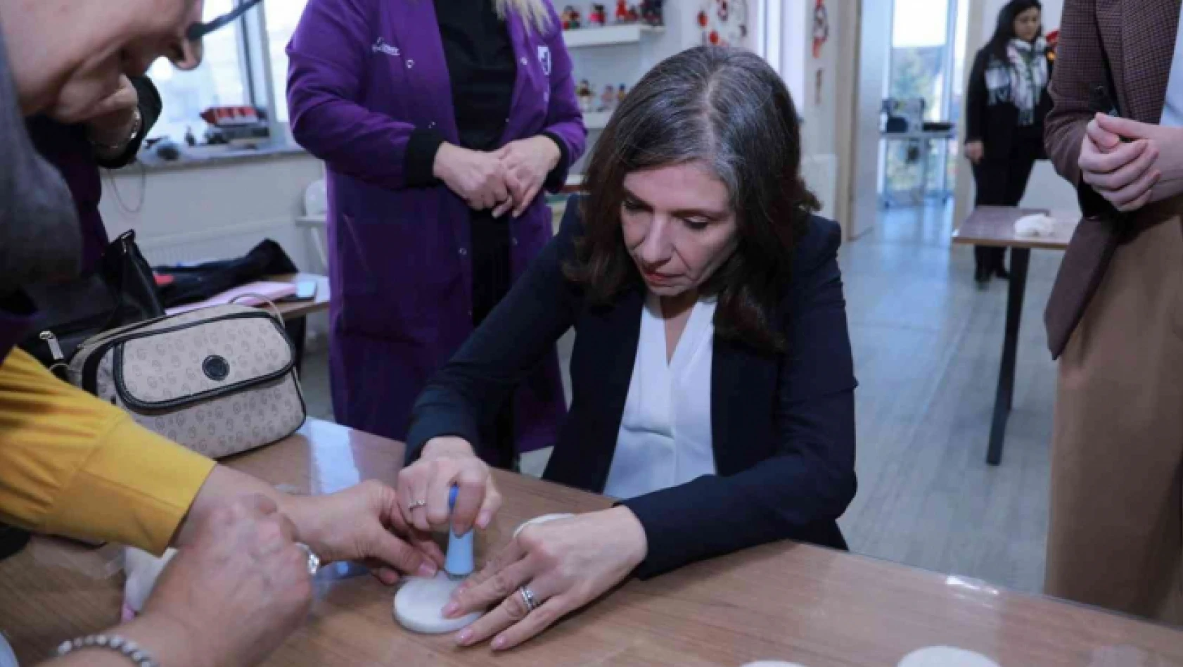 ABD İstanbul Başkonsolosu Eadeh, İzmit'te kadın üreticilerle bir araya geldi