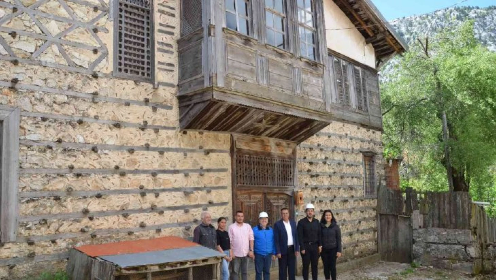 Antalya'da 300 yıllık tescilli 40 düğmeli ev turizme kazandırılacak