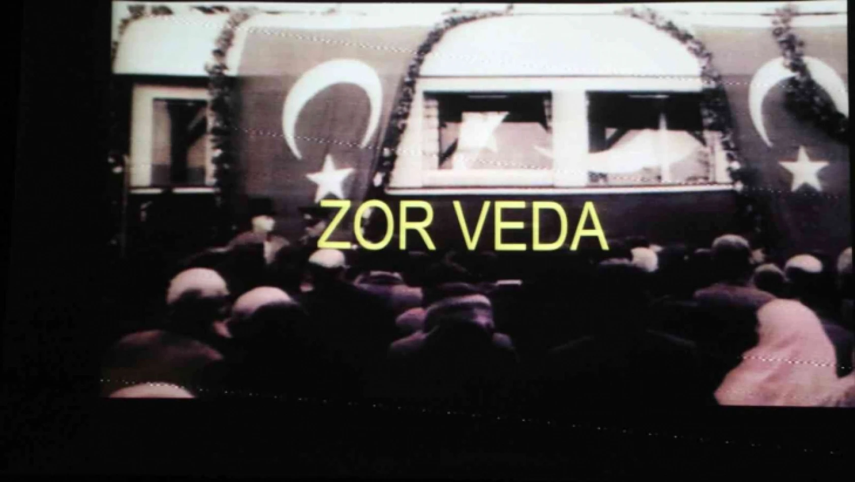 Atatürk'ün İzmit'ten son kez uğurlanışı belgesel gösterimiyle anıldı