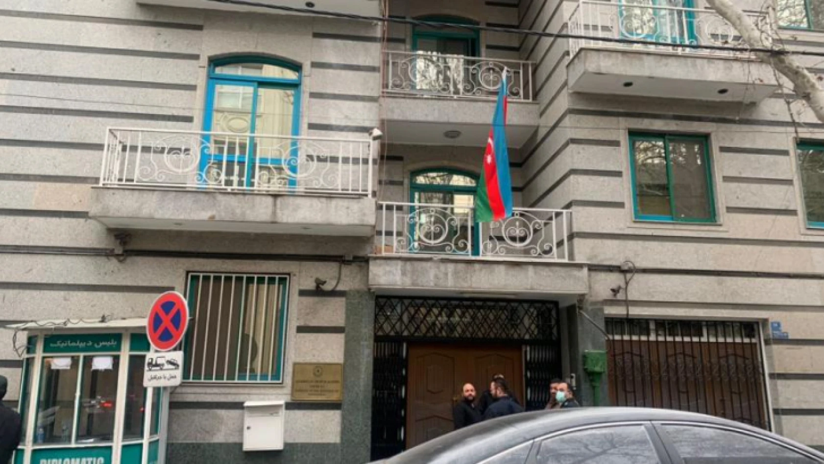 Azerbaycan'ın Tahran Büyükelçiliği'ne çirkin saldırı