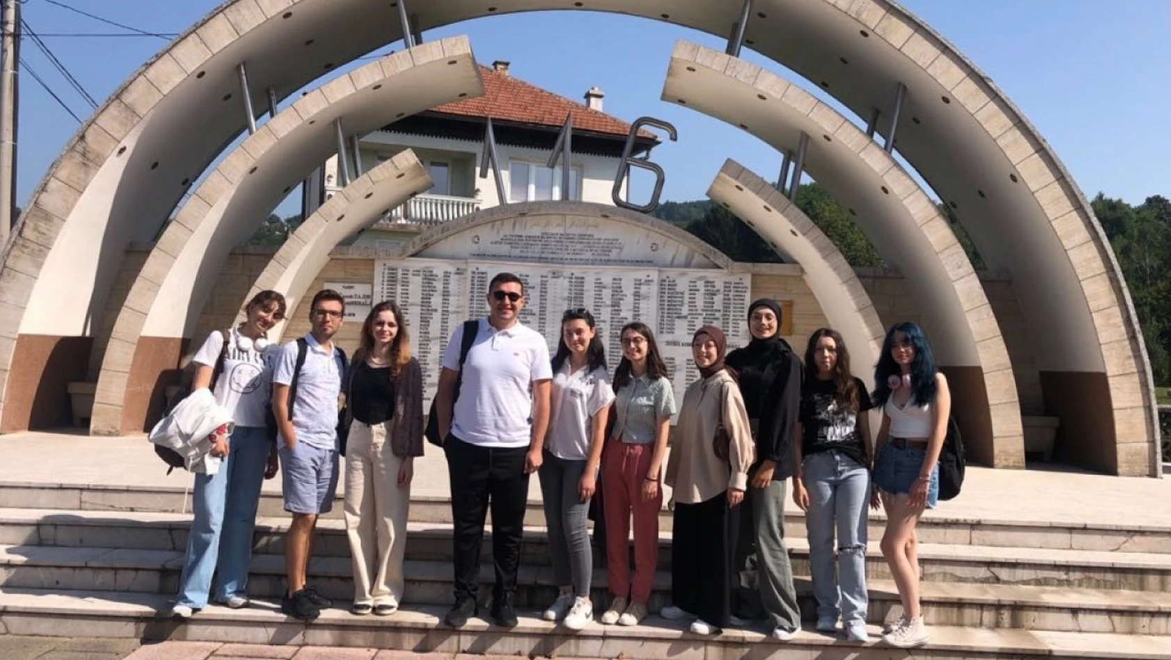 Başarılı öğrenciler Balkan turu yaptı