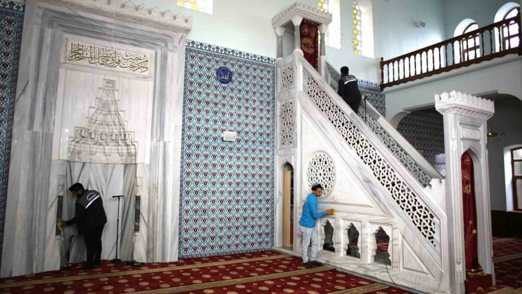 Başiskele'de camiler Ramazan'a hazırlanıyor