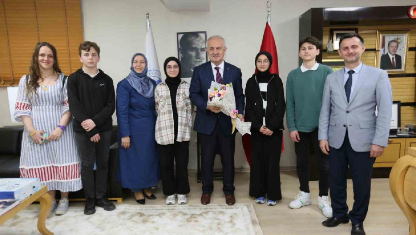 Başkan Aygün: 'Gençlerimiz Türkiye Yüzyılı'nın mimarı olacak'