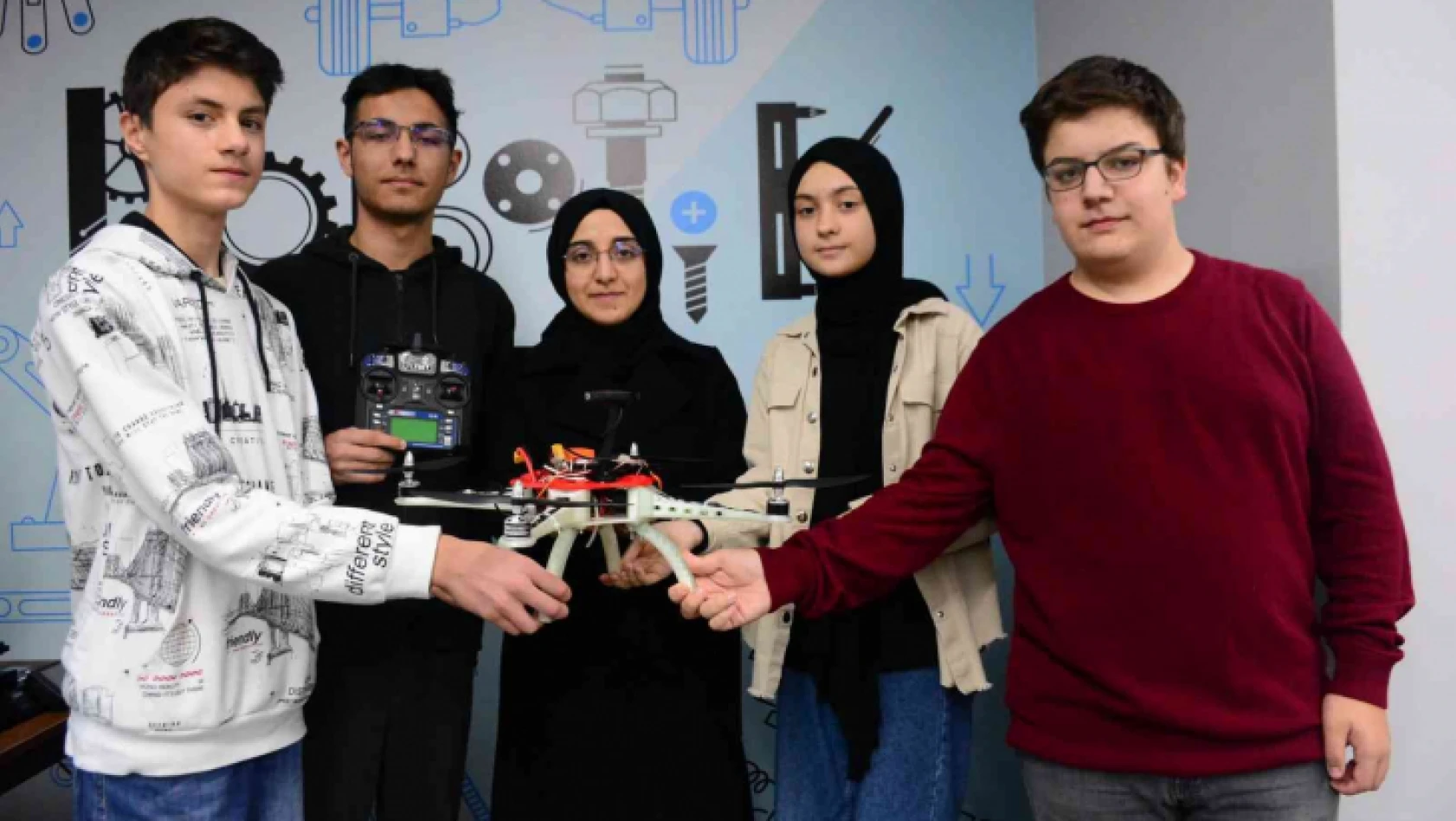 Bu dronu lise öğrencileri üretti