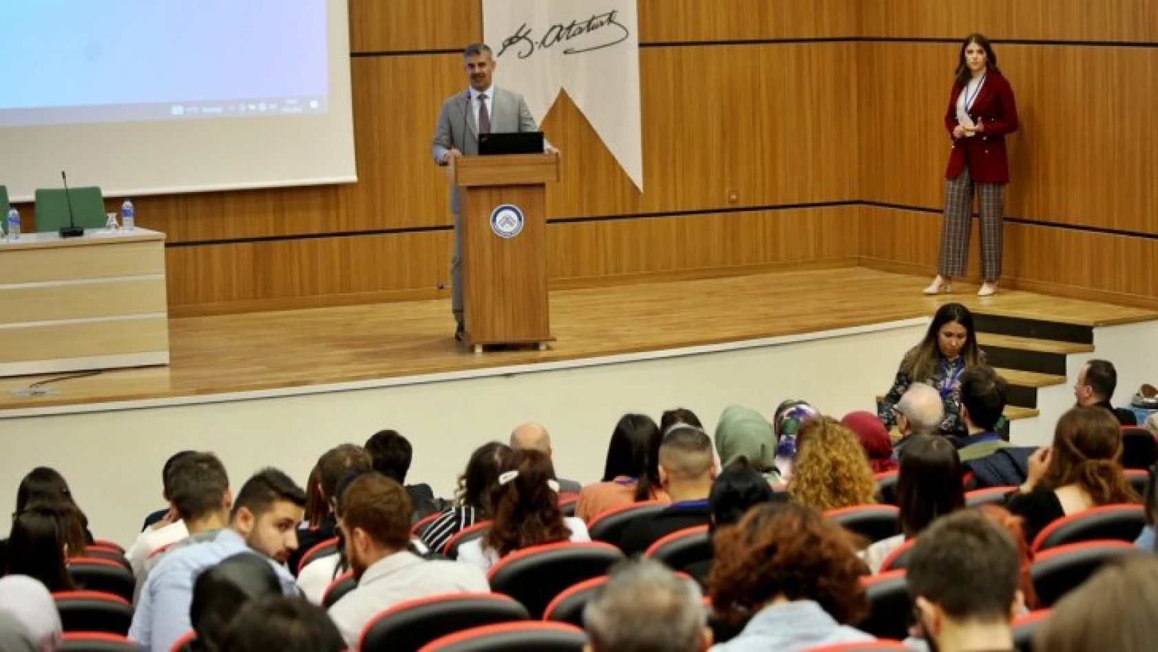 ÇAKÜ'de 'lisansüstü felsefe kongresi' düzenlendi