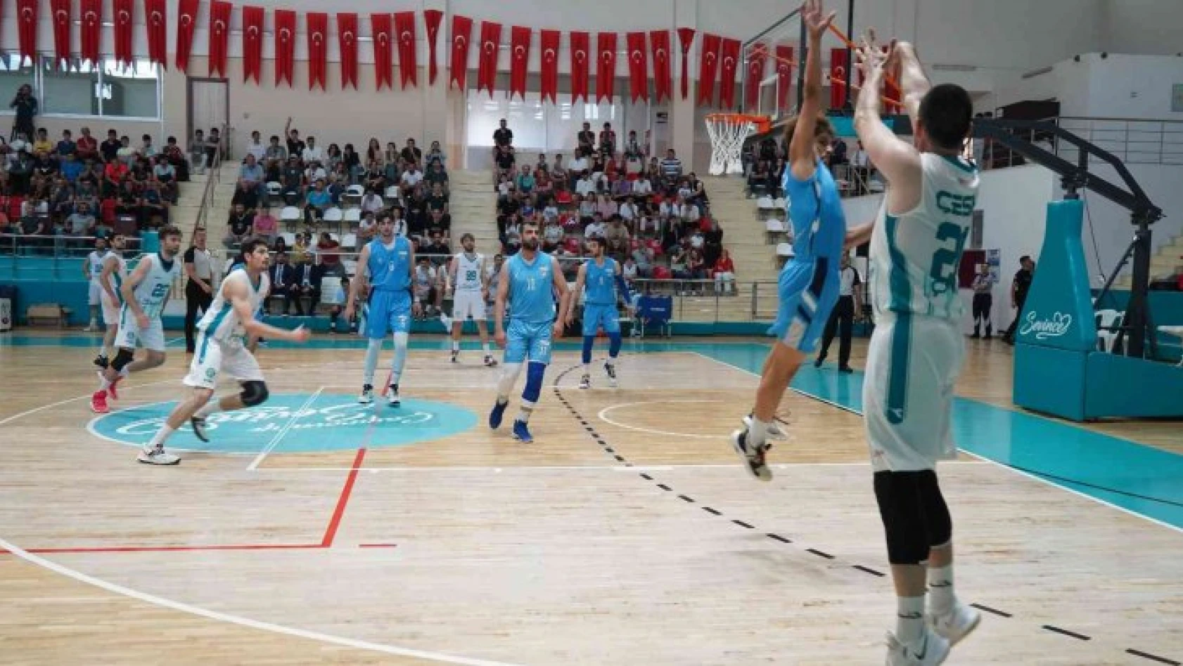 Çayırova Belediyesi Basketbol Takımı rakibini farklı yendi
