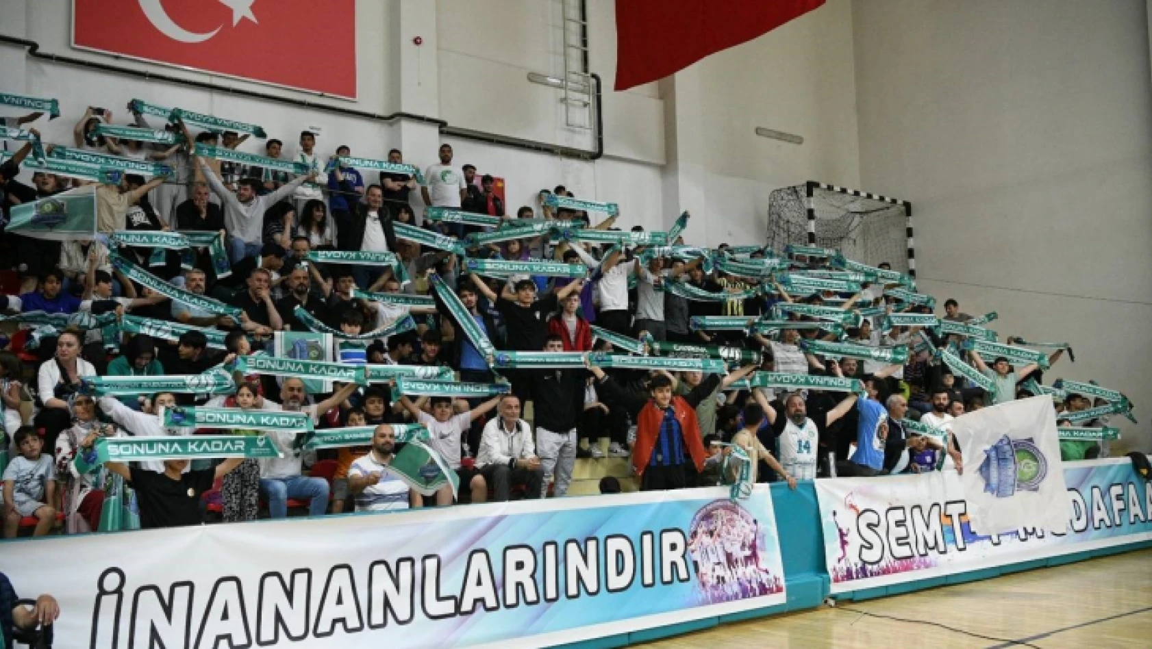 Çayırova Belediyesi, Türkiye Basketbol 1. Lig'ine yükselmeyi garantiledi
