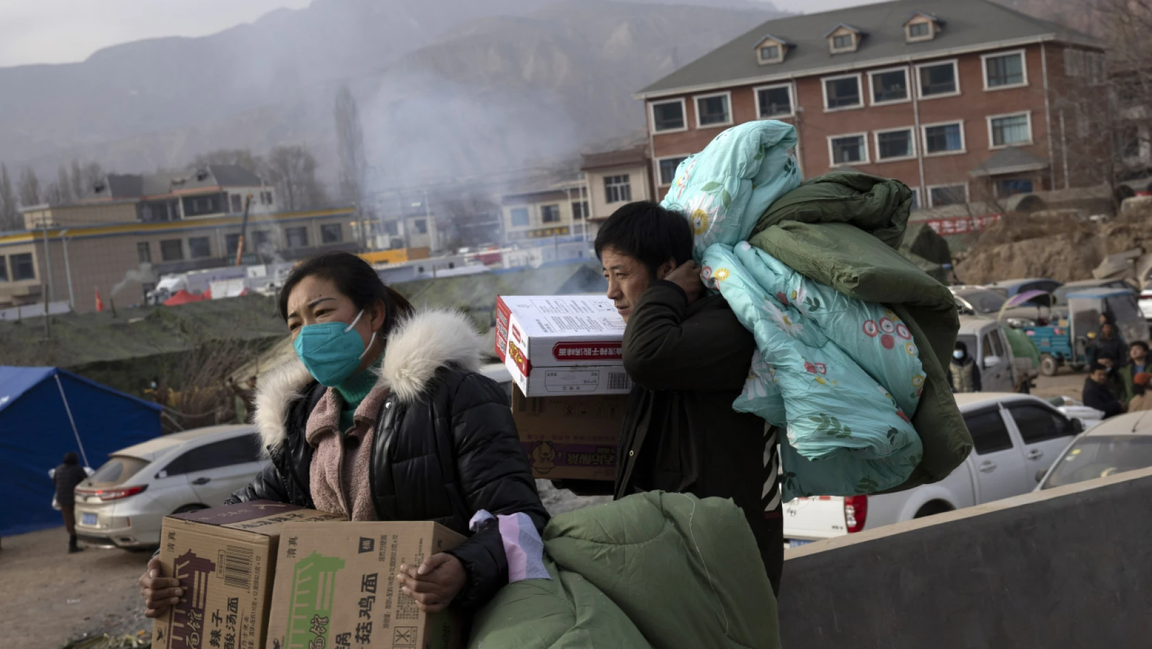 Çin'deki deprem felaketindeki can kaybı 135'e yükseldi