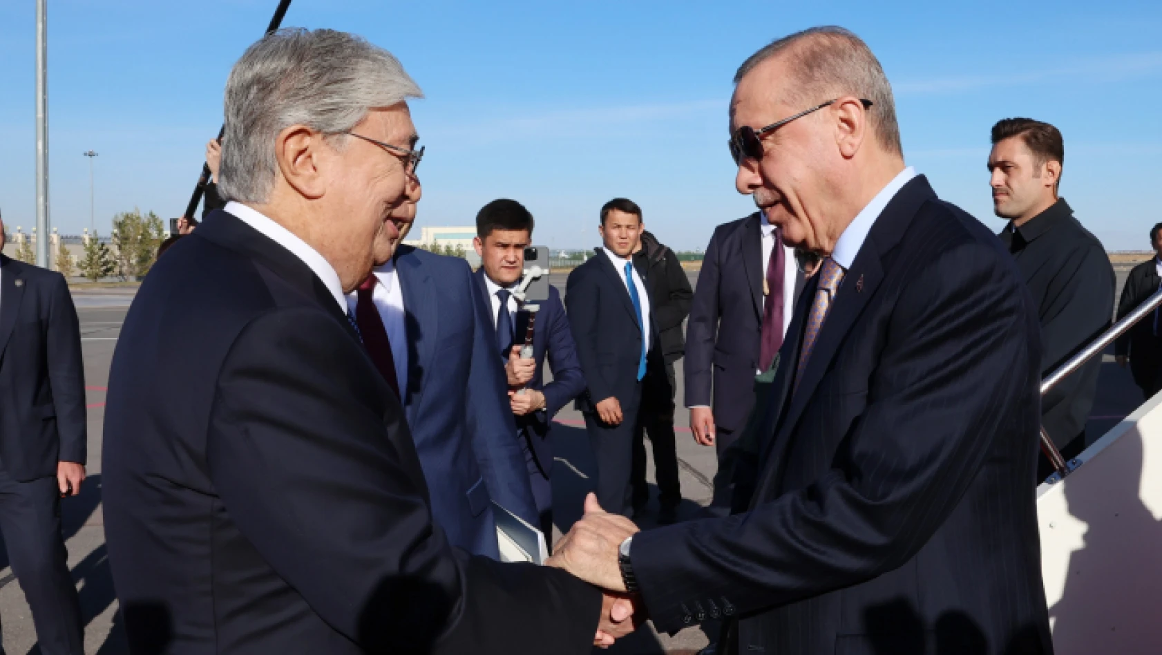 Cumhurbaşkanı Erdoğan'a Kazakistan'da resmi tören