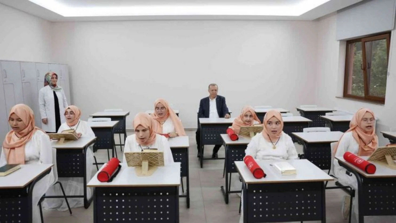Cumhurbaşkanı Erdoğan, Müzehhibe Fatma Aydın İmam Hatip Ortaokulu'nu açtı