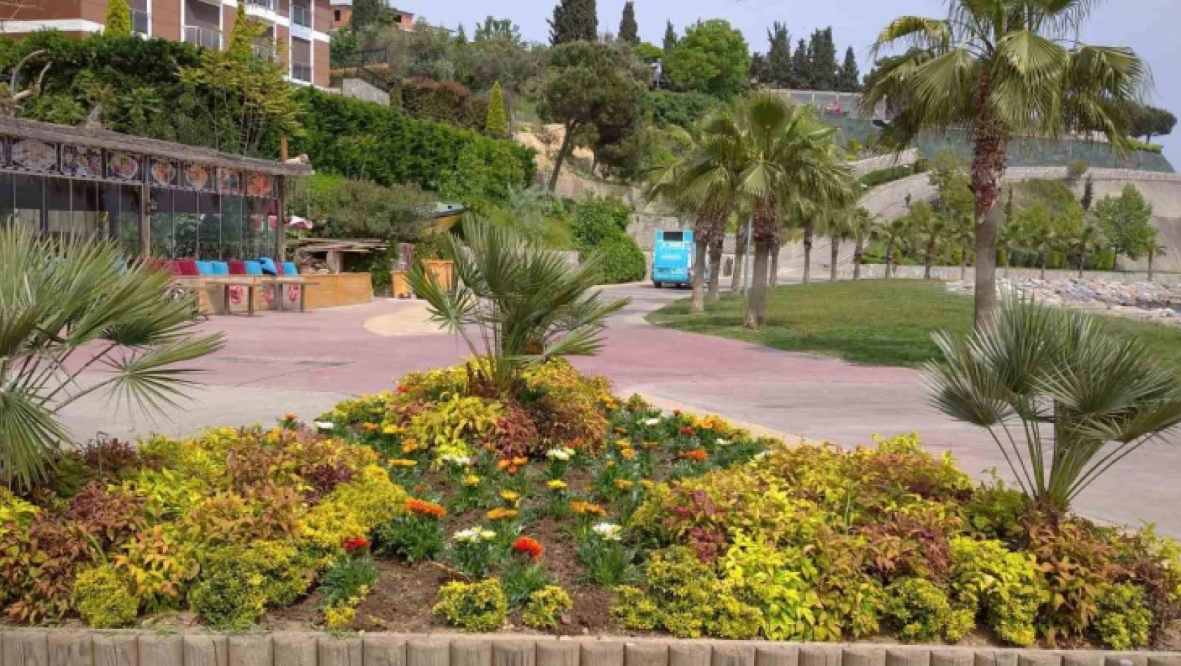 Darıca'da park ve bahçeler yenileniyor