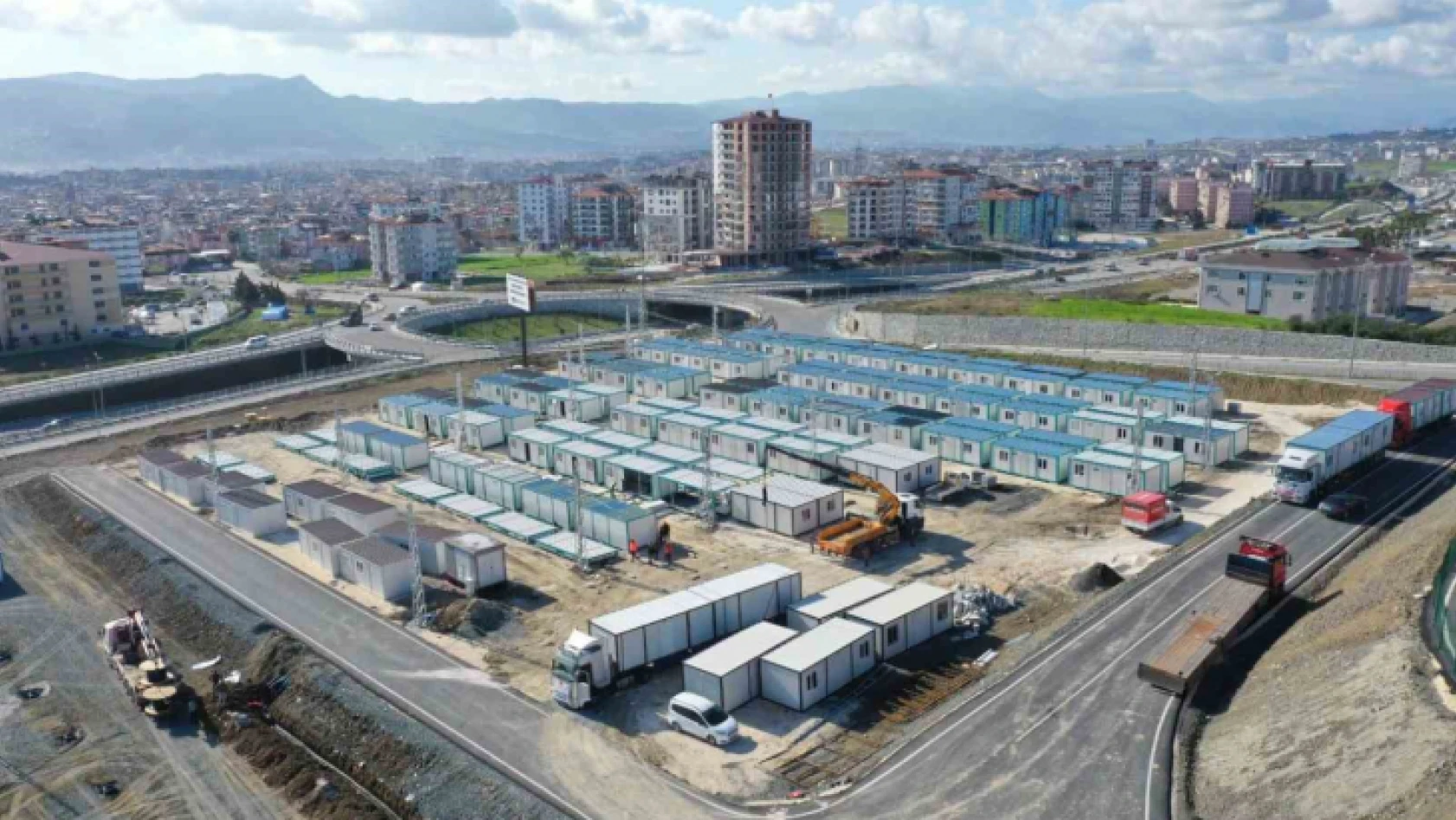 Defne'de inşa edilen konteyner kentte bin 200 depremzede barınacak