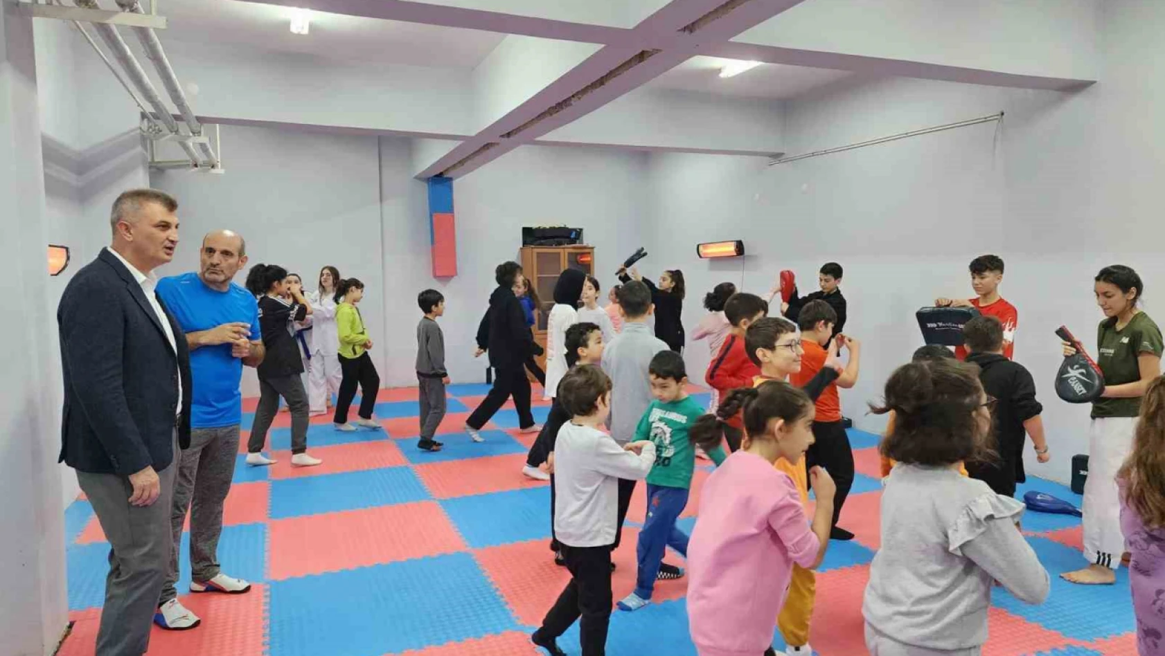 Düzağaç Kültür Merkezi'nde tekvando dersleri başladı