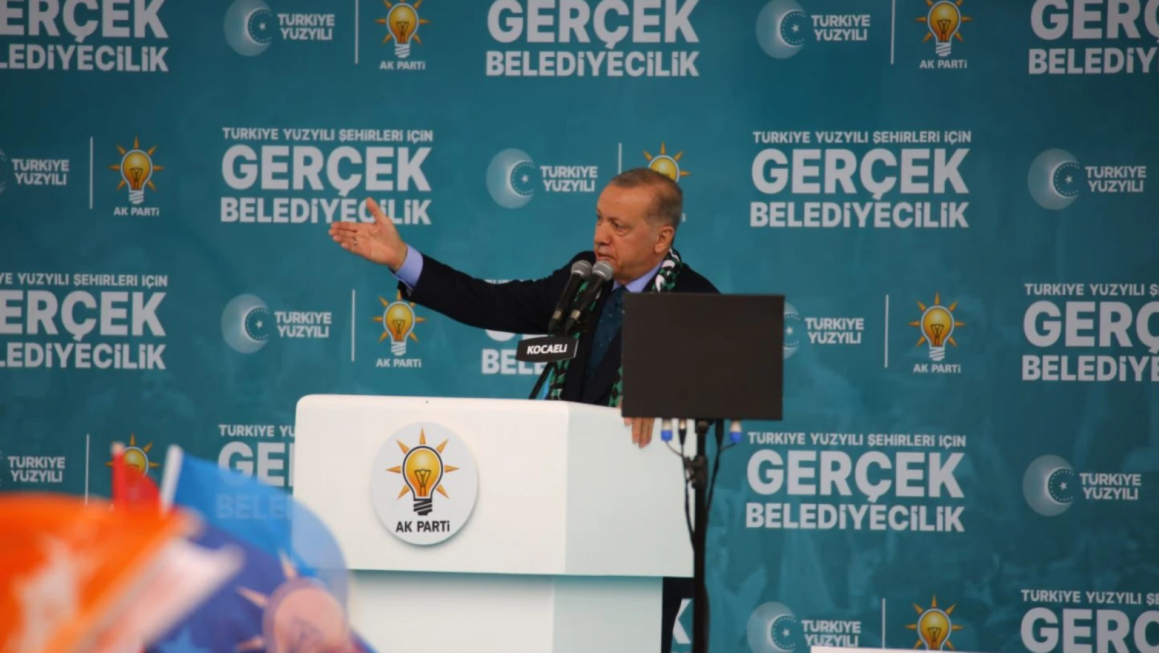 Erdoğan: CHP için çalışan yakınlarınızı ikaz edin!