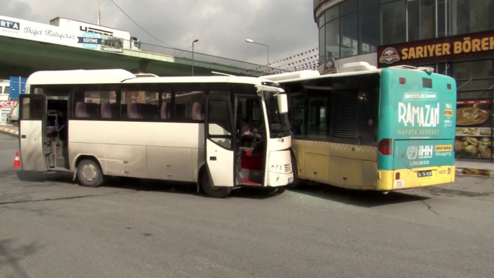 Esenyurt'ta feci kaza! Freni patlayan minibüs, İETT otobüsüne çarptı: 6 yaralı