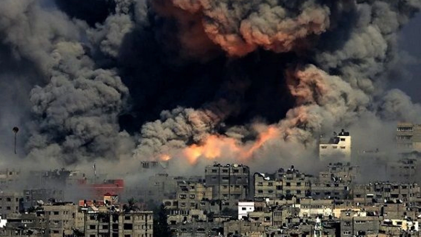 Filistin: 'İsrail, son 3 günde 8 hastaneyi bombaladı'