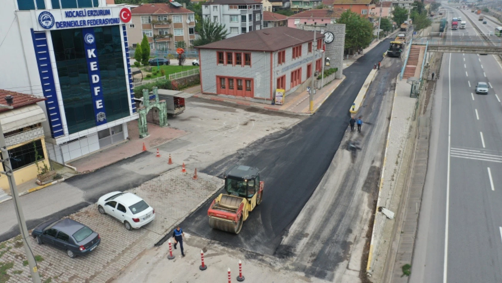 Gazi Mustafa Kemal Caddesi'ne 700 ton asfalt serildi