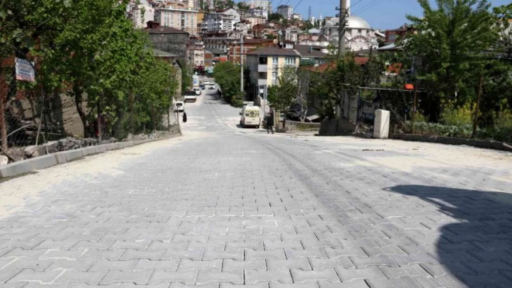 Gebze Topal Osman Ağa Caddesi, kilitli parke taşı ile yenilendi