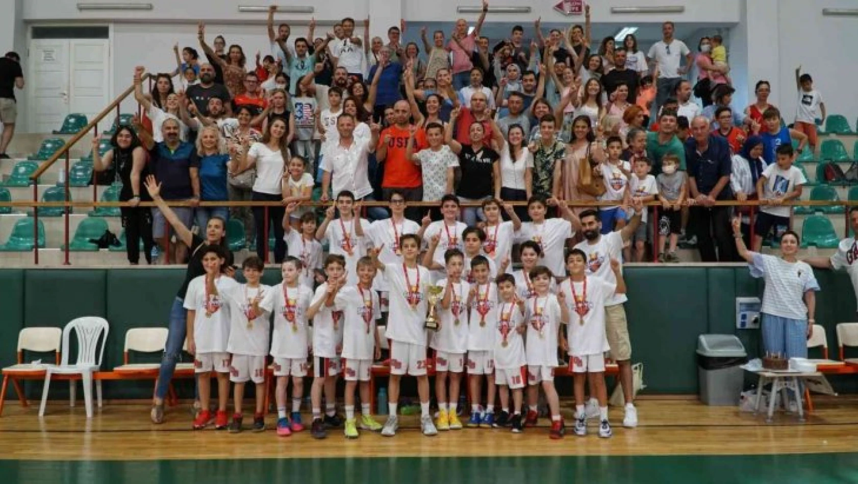 Gölcük Belediye Spor Basketbol, üst üste Kocaeli şampiyonu oldu