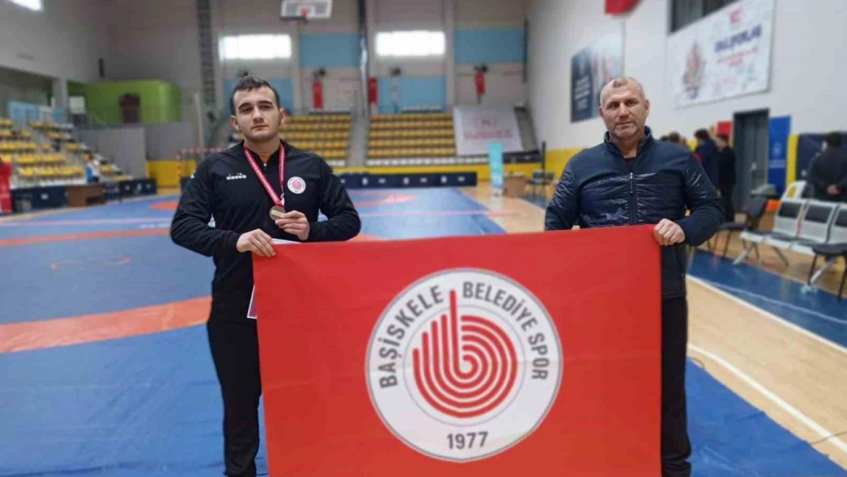 Güreşçi Berat Mut Türkiye şampiyonasına katılacak