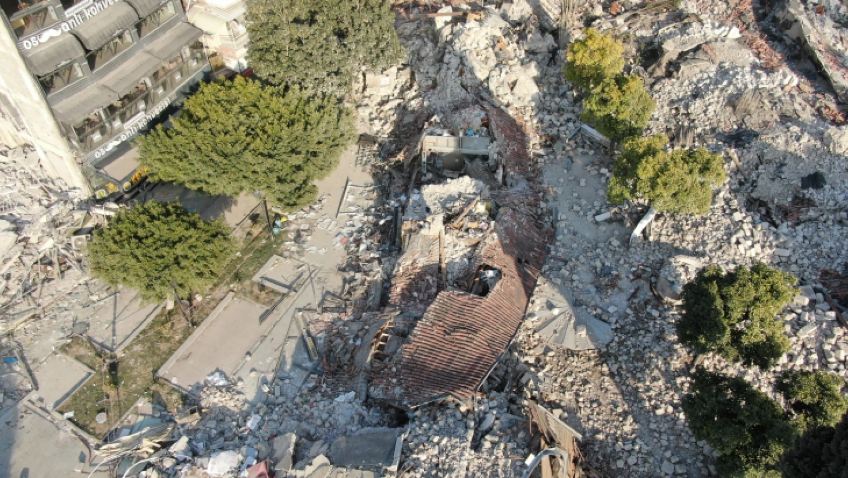 Hatay'da bulunan tarihi Ulu Cami depremde yerle bir oldu