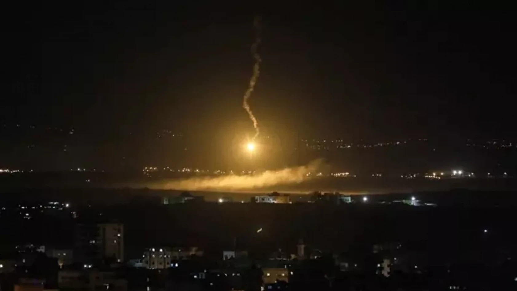 İsrail, Suriye topraklarına hava saldırısı düzenledi: 2 yaralı