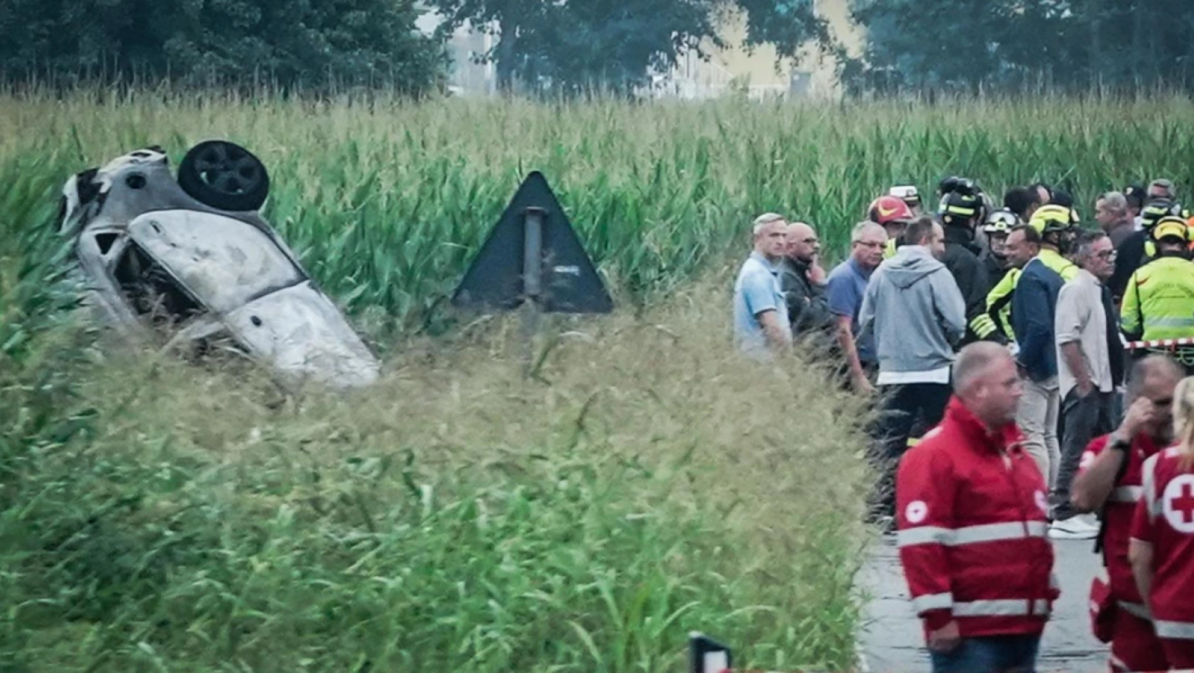 İtalya'da hava akrobasi uçağı düştü: 1 ölü