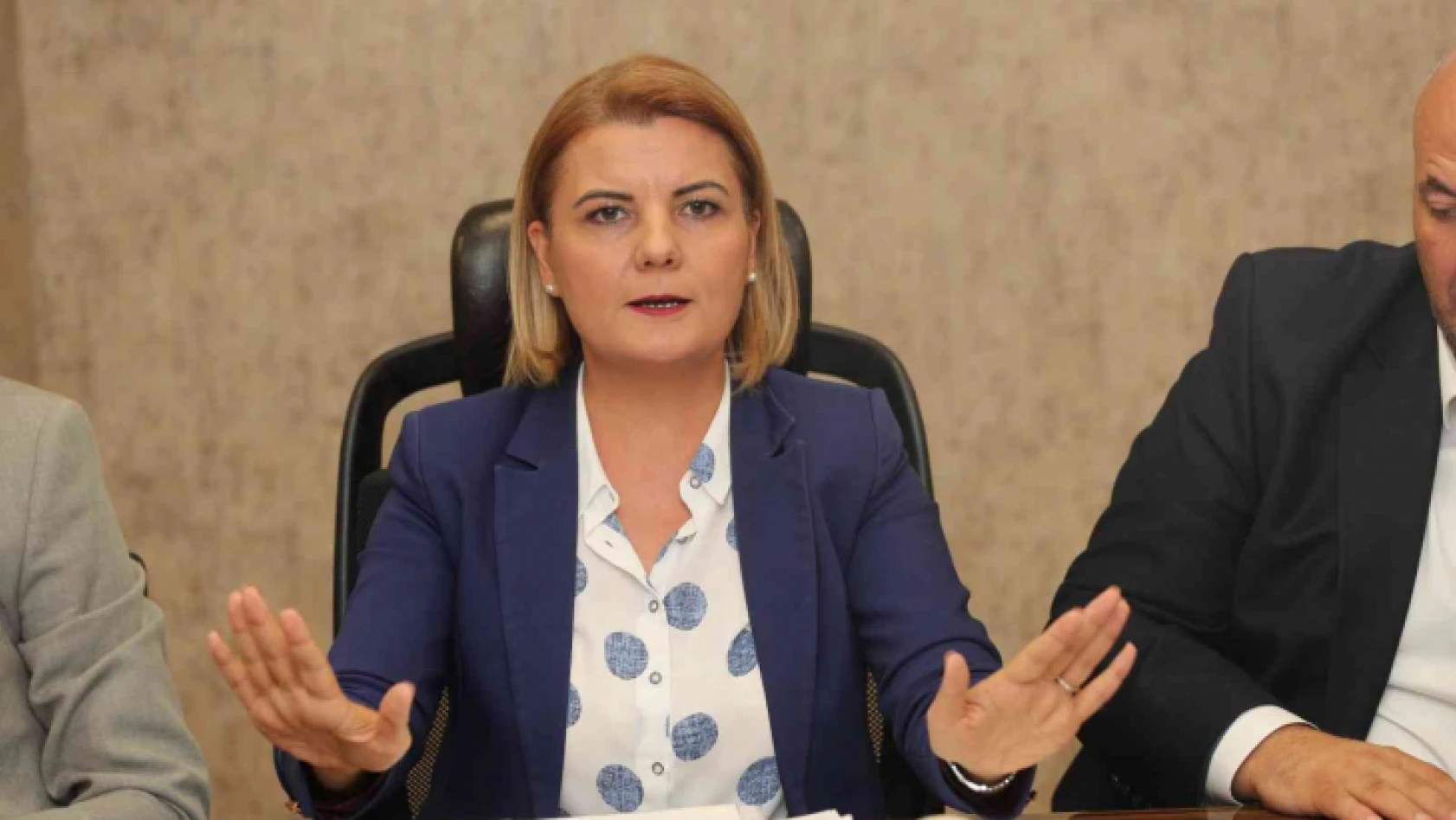 İzmit Belediye Başkanı Hürriyet'ten 'kiralık hizmet araçları' açıklaması