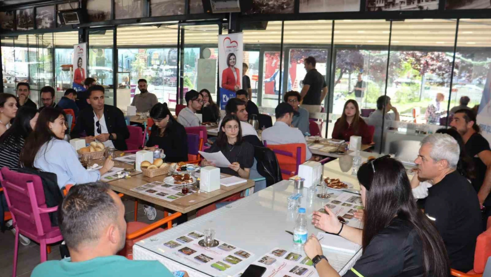 İzmit Belediyesi, 19 Mayıs'a gençlerle hazırlanıyor