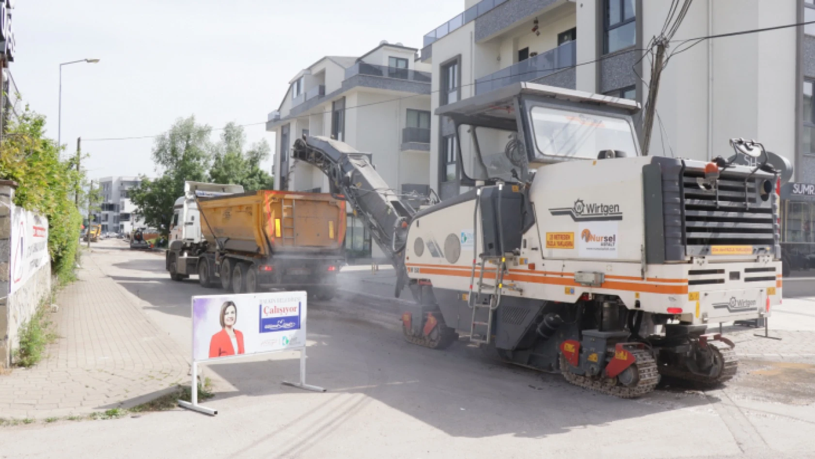 İzmit Belediyesi, Alikahya'da asfalt mesaisini sürdürüyor