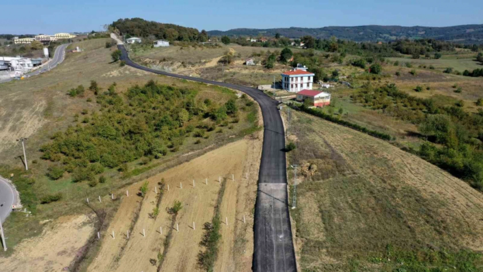 İzmit Belediyesi'nden Kulmahmut'a 800 metrelik asfalt yol