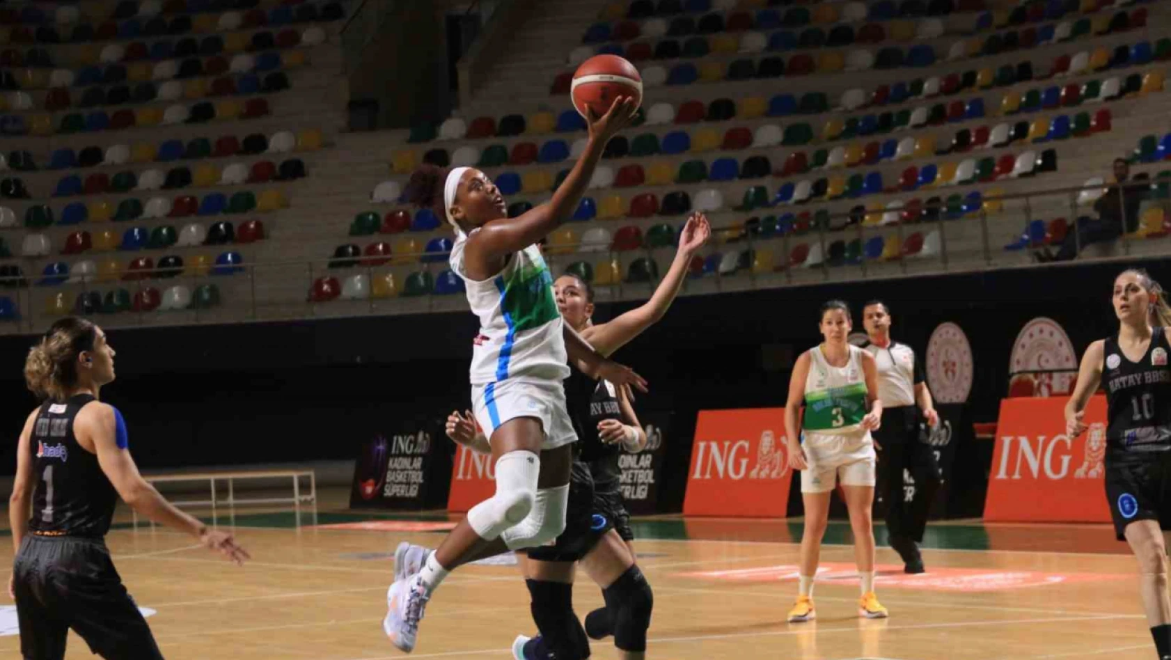 Kadınlar Basketbol Süper Ligi: İzmit Belediyespor: 131 - Hatay BŞB: 87