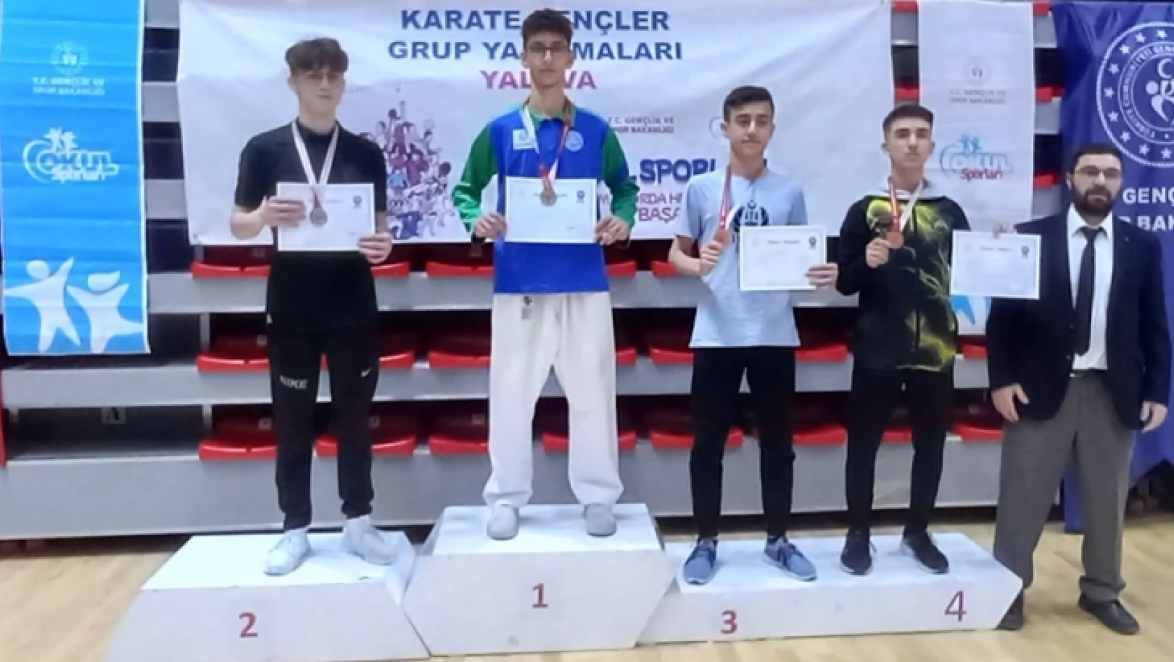 Karatede Çayırova'ya 6 madalya