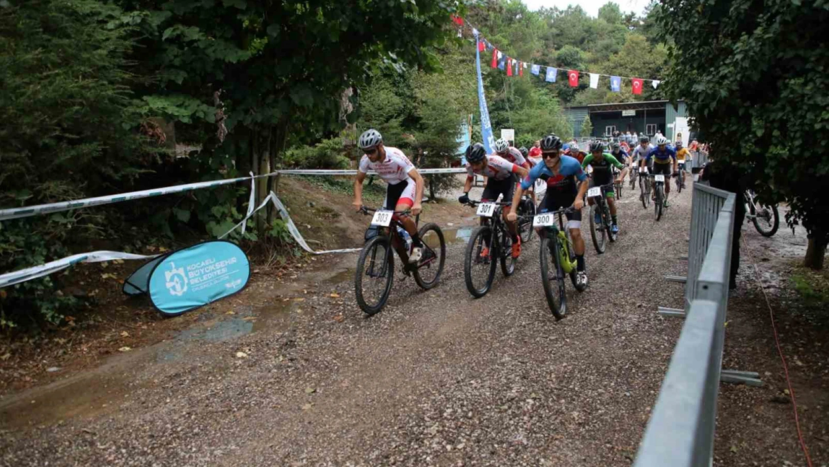 Kıyasıya mücadeleyle süren Uluslararası Dağ Bisikleti Kupası Yarışları tamamlandı