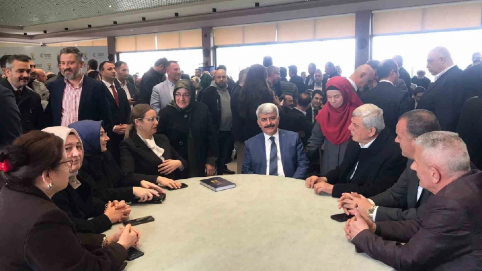 Kocaeli'de AK Parti'nin 14 kişilik milletvekili adayı listesi belli oldu