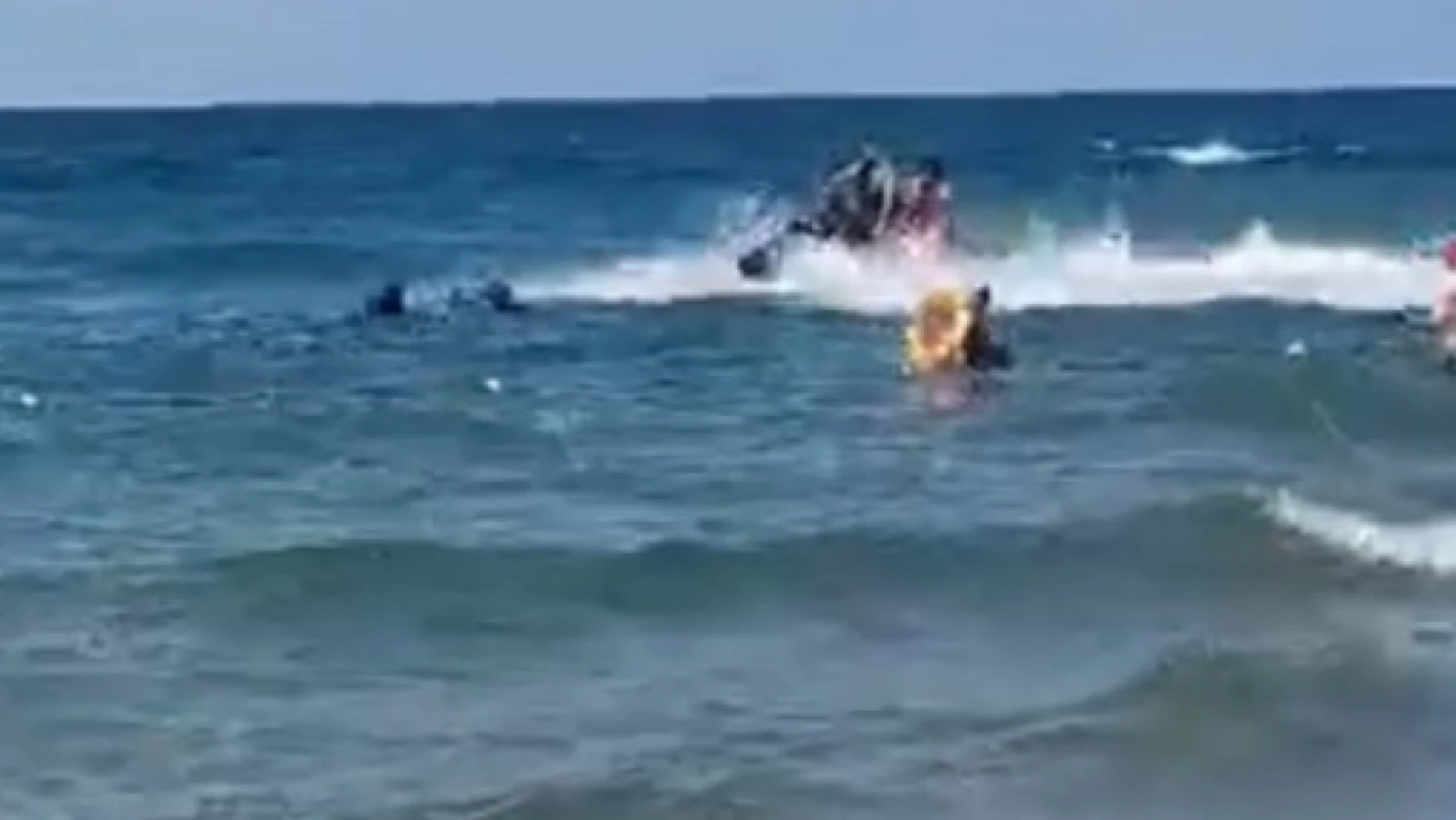 Kocaeli'de denizde can pazarı: Boğulma tehlikesi geçiren 4 kişi kurtarıldı