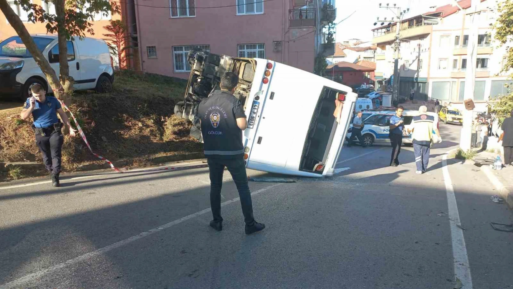 Kocaeli'de işçi servisi kazası: 2 ölü
