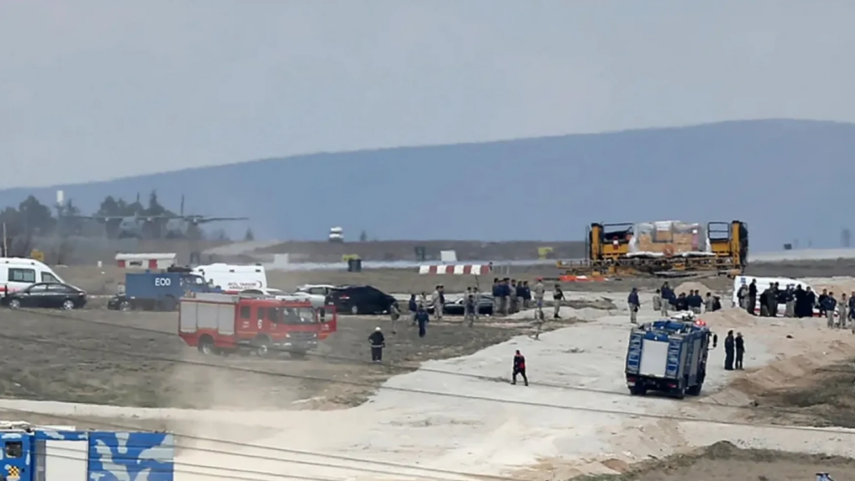 Konya'da eğitim uçağı şantiye alanına düştü: 1 şehit