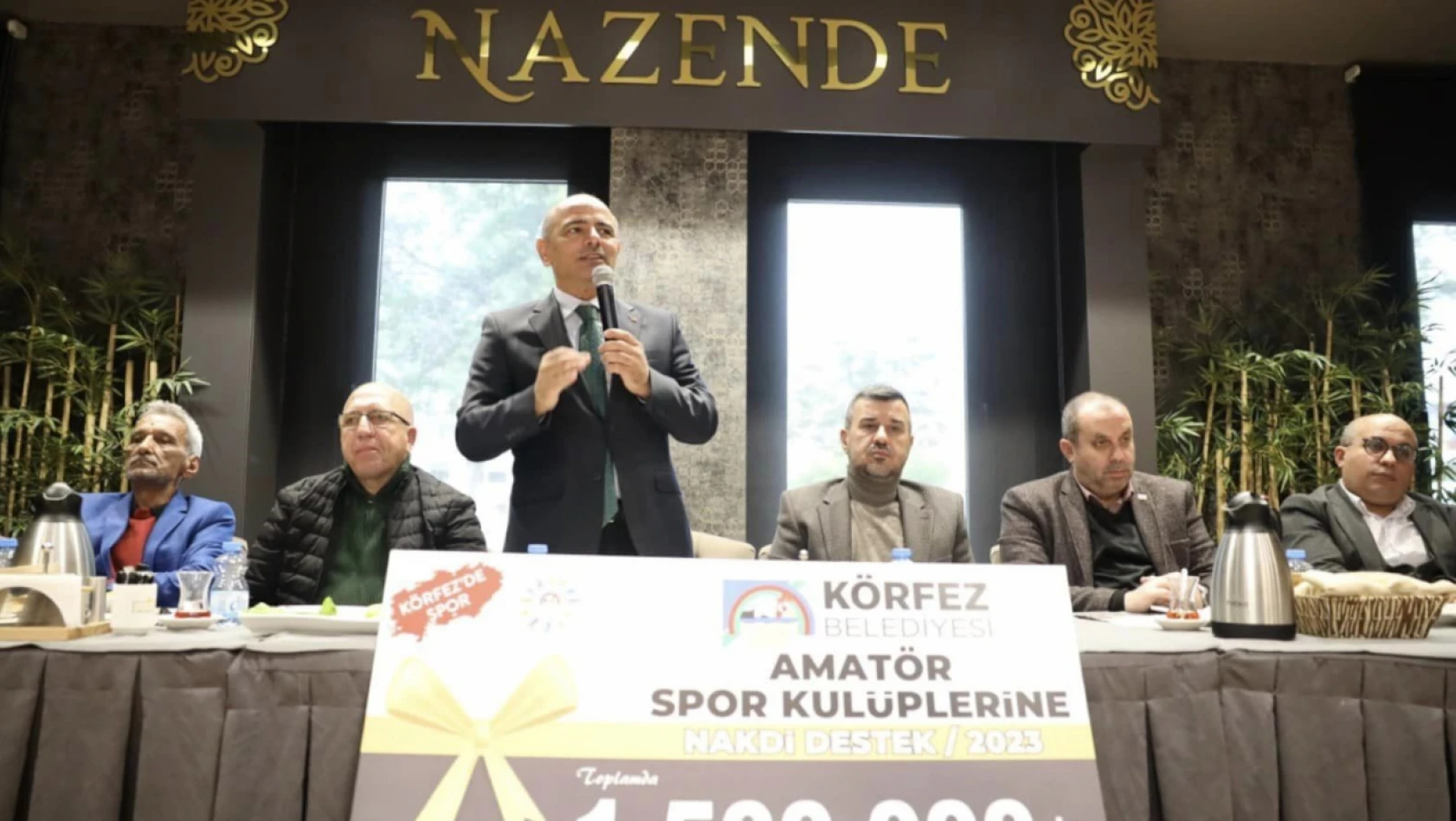 Körfez'de amatör spor kulüplerine 1,5 milyon TL'lik destek