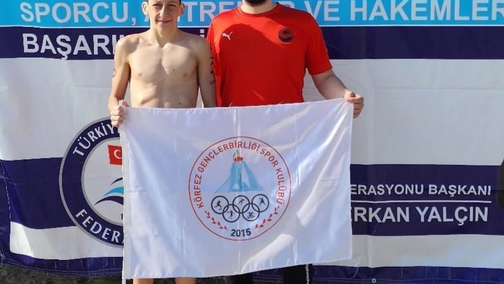 Körfezli yüzücüden çifte derece Türkiye birincisi oldu