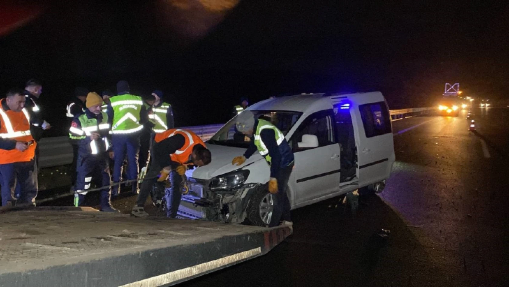 Kuzey Marmara Otoyolu'nda iki otomobil çarpıştı : 6 yaralı