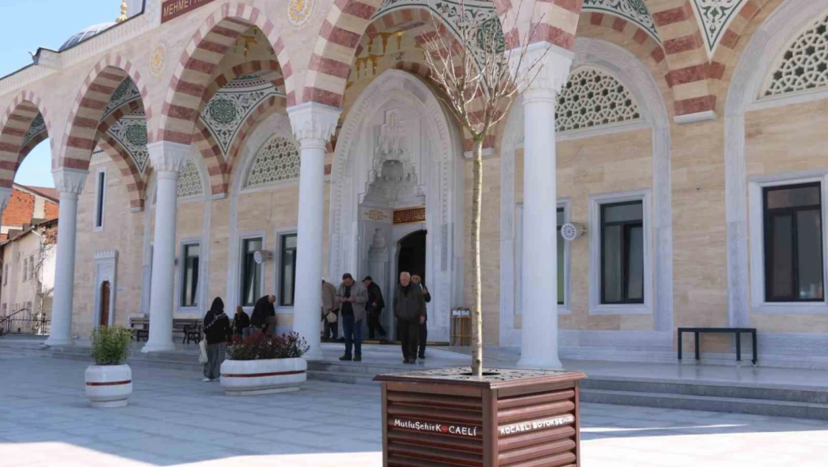 Paşa Cami meydanına estetik dokunuş