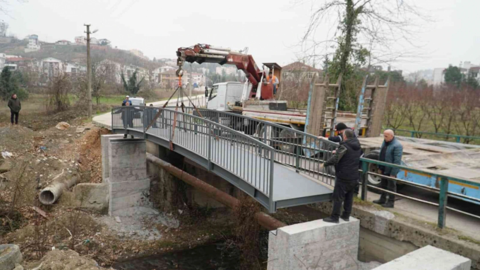 Şirinköy'de güvenli ulaşım için yaya köprüsü yapılıyor