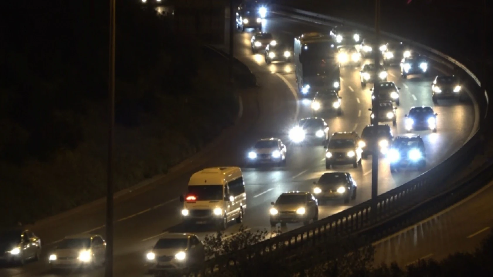 TEM Otoyolu'nun Kocaeli geçişine bayram trafiği yoğunluğu