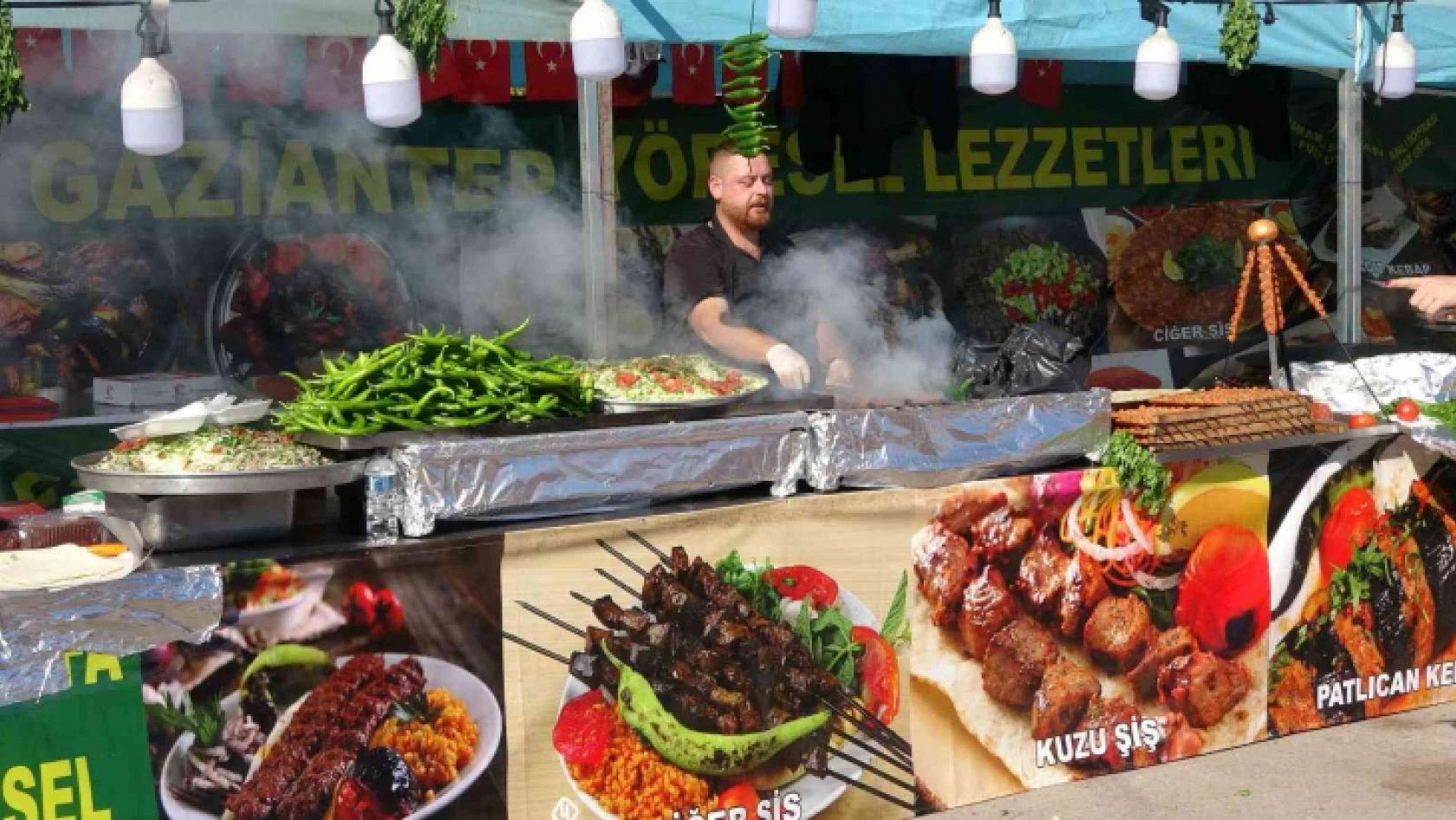Vatandaşlar bu festivalde baklavaya da doyacak kebaba da