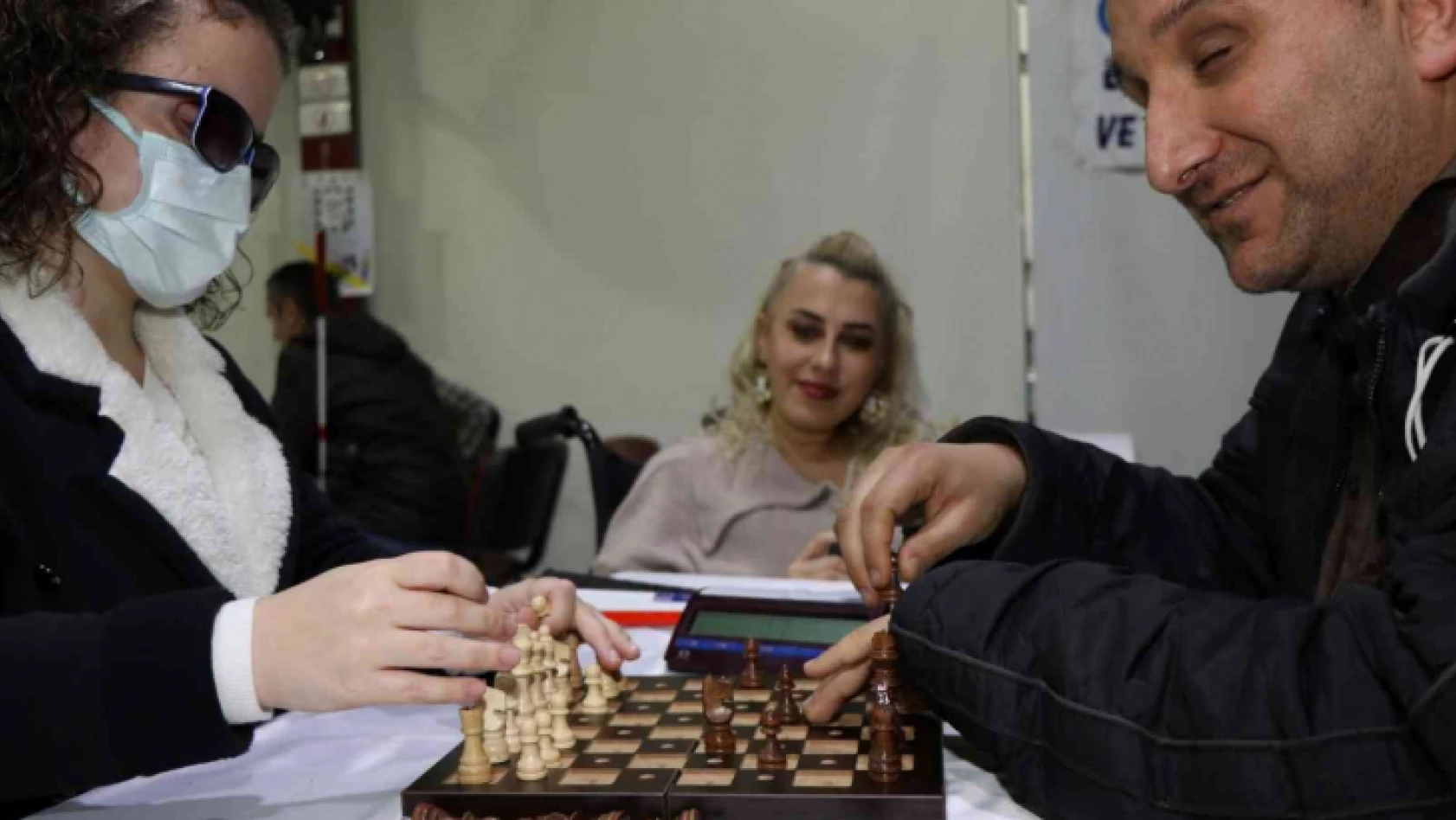 Yetenekler Şah Engeller Mat Satranç Turnuvası