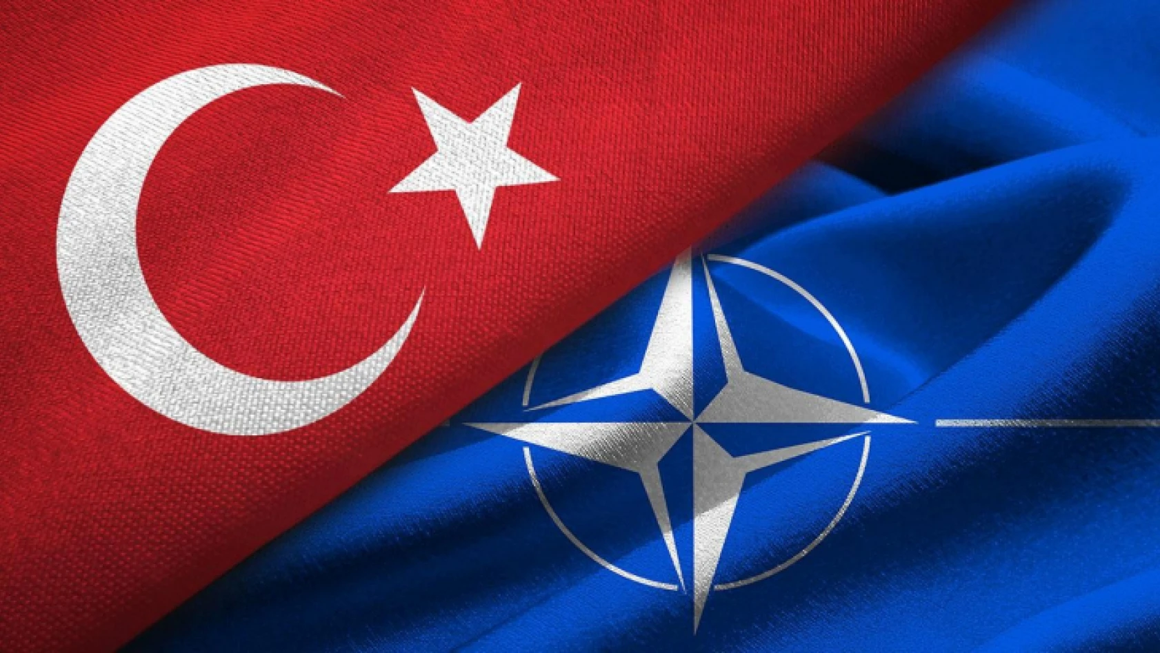 Yunanistan tepki gösterdi, Nato yeniden yayınladı