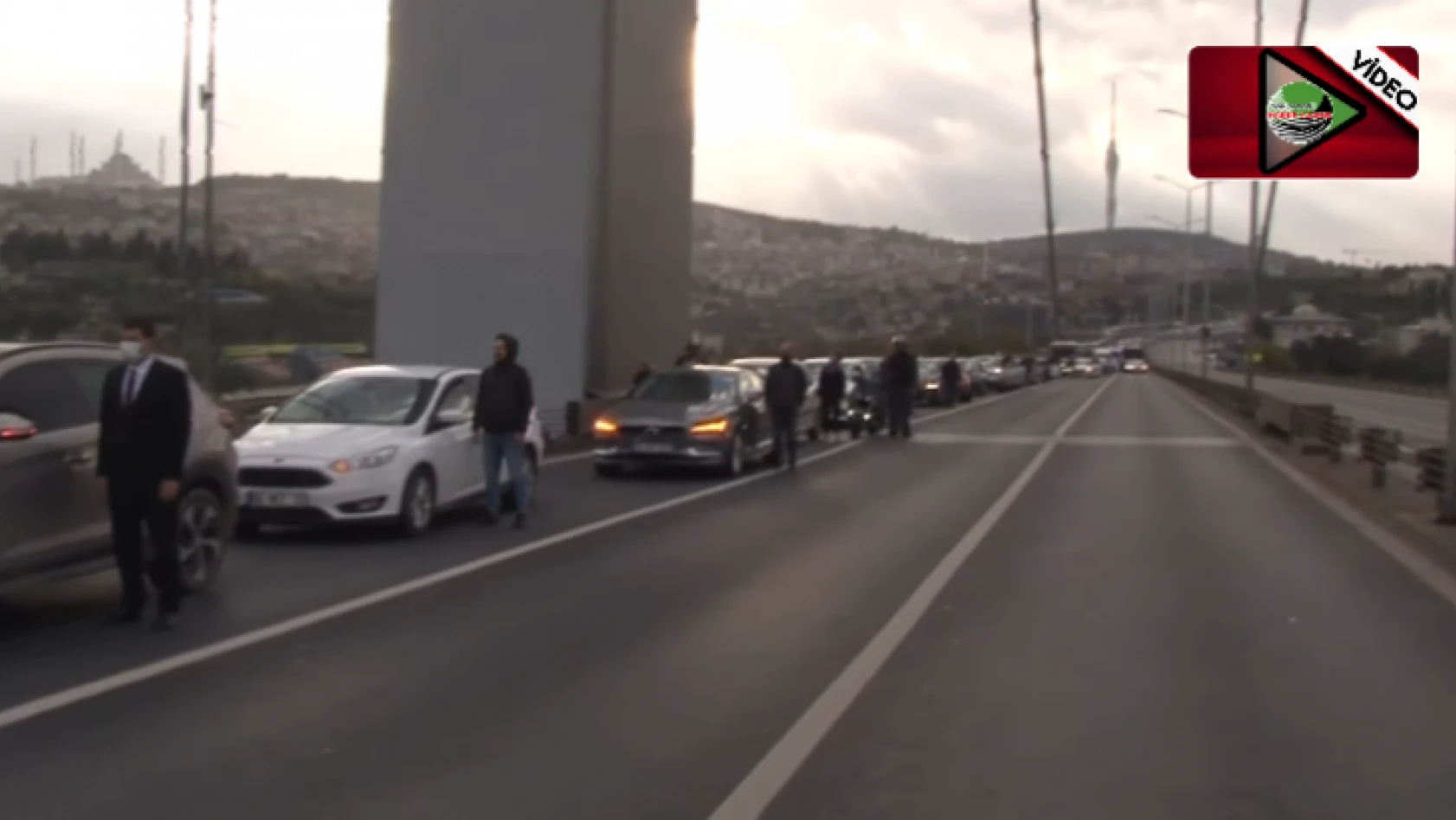 15 Temmuz Şehitler Köprüsü'nde Atatürk'e Saygı Duruşu