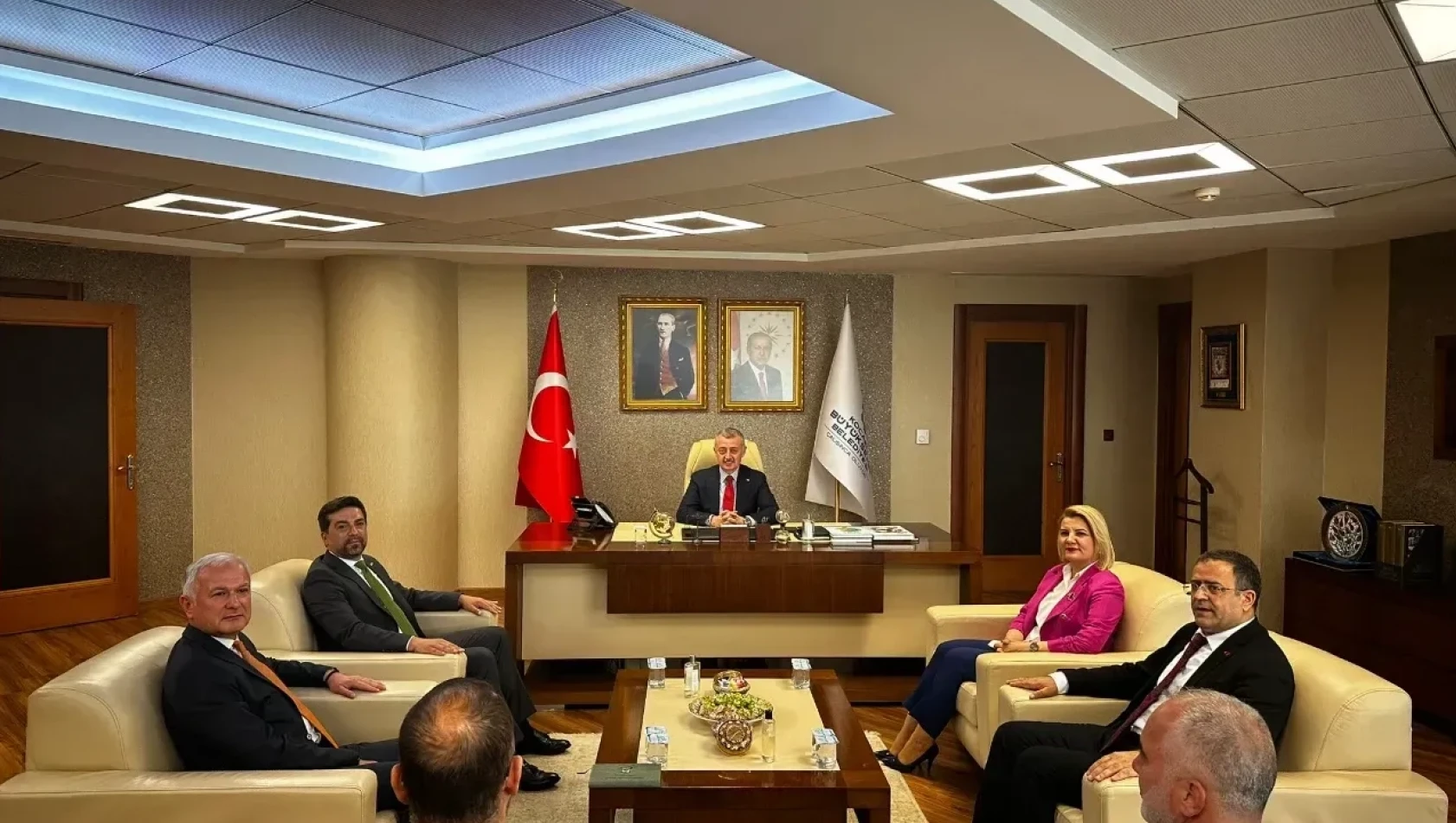 CHP'li belediye başkanlarından Büyükakın'a ziyaret